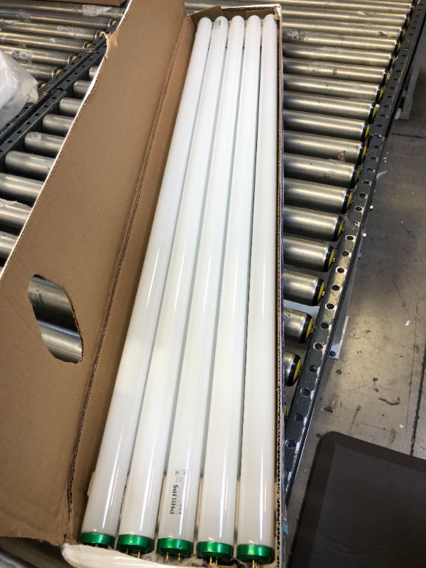 Photo 2 of Philips 40-Watt 4 ft. Linear T12 ALTO Fluorescent Tube Light Bulb Daylight Delux 10 Pack