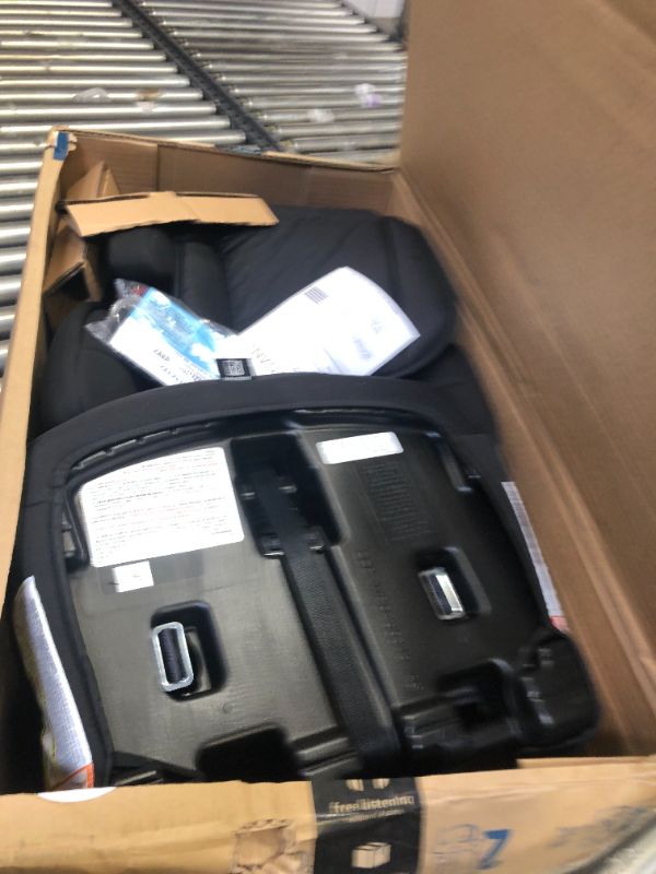 Photo 3 of Graco Tranzitions 3 in 1 Harness Booster Seat, Proof. Box packaging Damaged, Item is New
