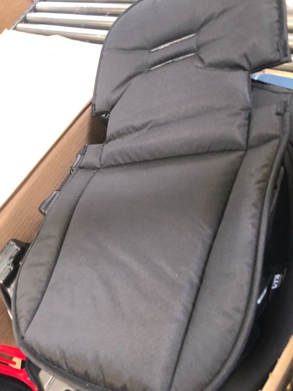 Photo 4 of Graco Tranzitions 3 in 1 Harness Booster Seat, Proof. Box Packaging Damaged, Minor Use