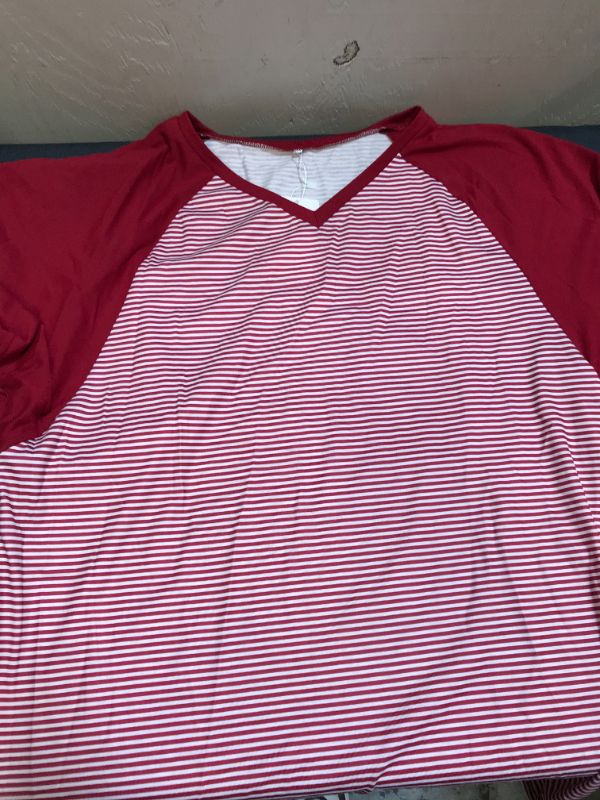 Photo 1 of WOMENS RED AND WHITE SHORT SLEEVE V NECK SHIRT --- SIZE 18W 