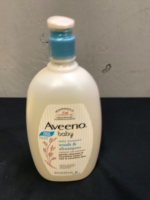 Photo 2 of Aveeno Baby Daily Moisture Gentle Bath Wash & Shampoo with Natural Oat Extract, Hypoallergenic, Tear-Free & Paraben-Free Formula for Sensitive Hair & Skin, Lightly Scented, 33 fl. oz
