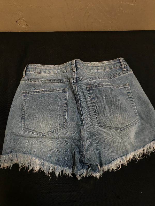 Photo 2 of CASUAL MID RISE JEAN SHORTS FOR WOMEN SIZE MEDIUM 