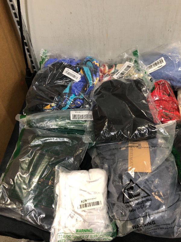 Photo 1 of FINALE SALE-- MISCELLANEOUS CLOTHING ITEMS SODL AS IS (VARIOUS SIZES & STYLES)