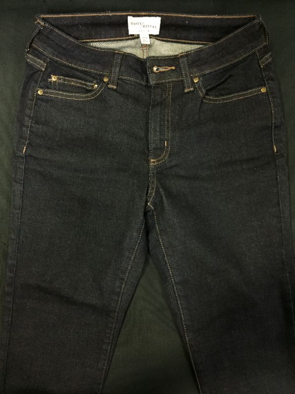 Photo 4 of Daily Ritual Women's Mid-Rise Skinny Jean
SIZE (25S)