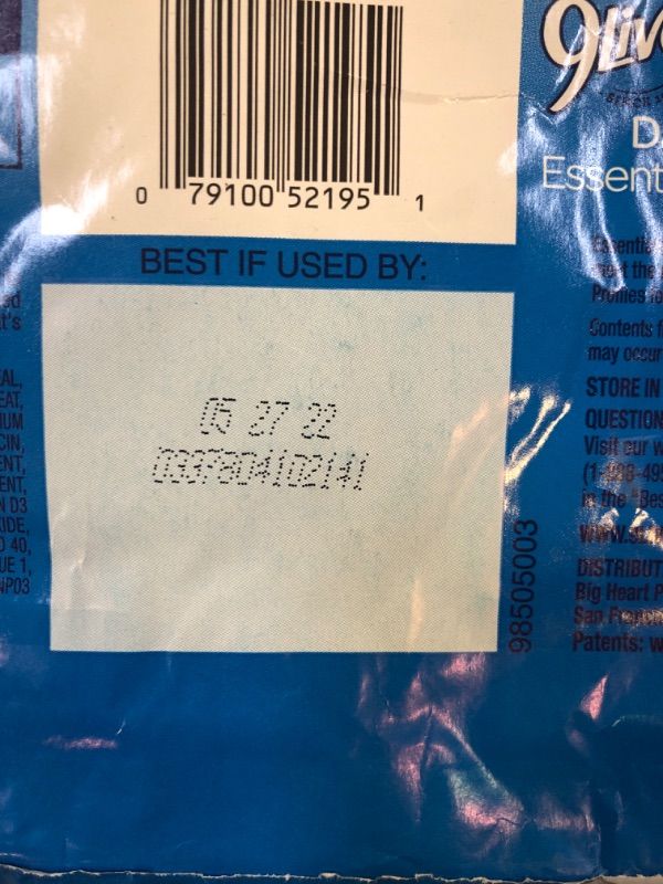 Photo 1 of 9Lives Dry Cat Food daily essentials 12 pound pack of 1 best by 27 May 2022
