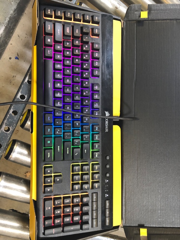 Photo 2 of CORSAIR K57 RGB Wireless Gaming Keyboard 