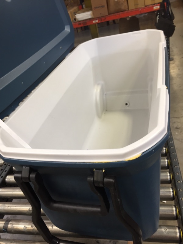 Photo 2 of 316 Series™ 100-Quart Wheeled Cooler
