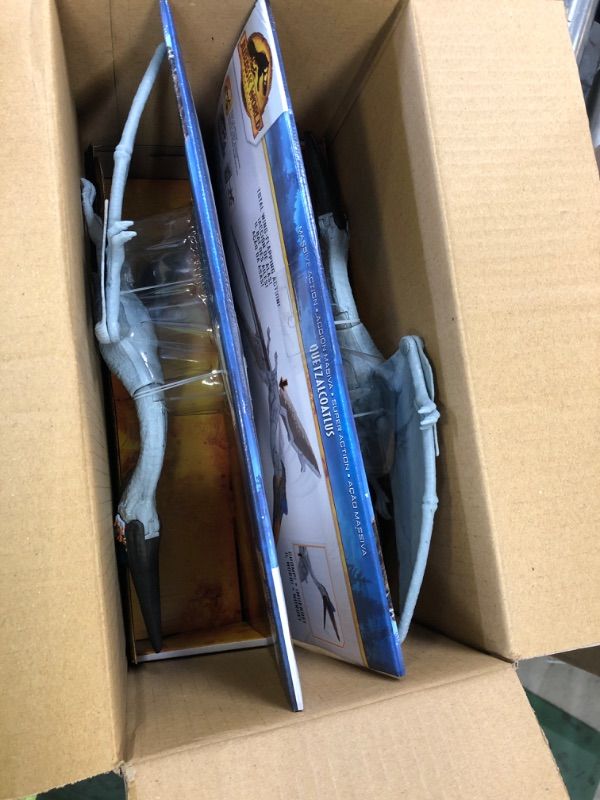 Photo 1 of 2 pack, Jurassic World Dominion Massive Action Quetzalcoatlus Dinosaur Action Figure with Attack Movement, Toy Gift with Physical and Digital Play
