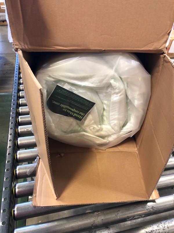 Photo 2 of Zinus Set, Twin 12 Inch Green Tea Memory Foam Mattress and Gene SmartBase Platform Bed Frame / Mattress Foundation
