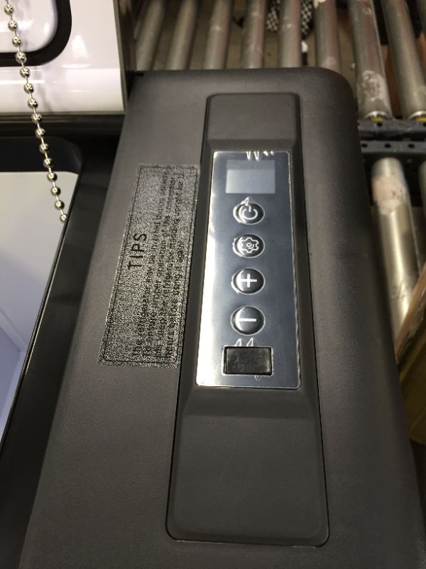 Photo 1 of c29 ice chest rifrigorator ----missing power cord unable to test 