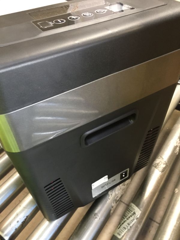 Photo 1 of c29 ice chest rifrigorator ----missing power cord unable to test 