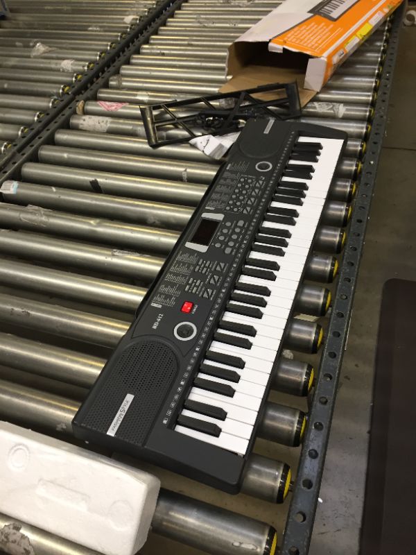 Photo 1 of 61 keys electronic keyboard bd-612 -----missing power cord unable to test  