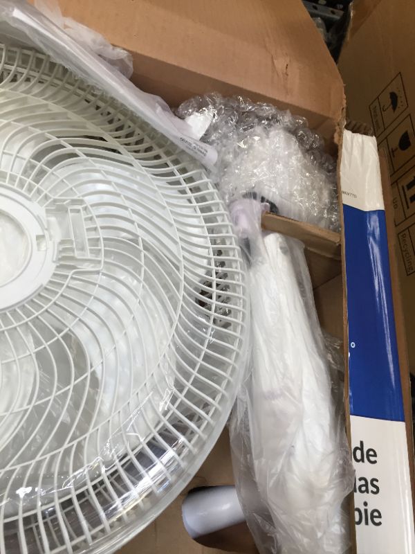 Photo 1 of Comfort Zone 18" Power Curve Oscillating Stand Fan White

