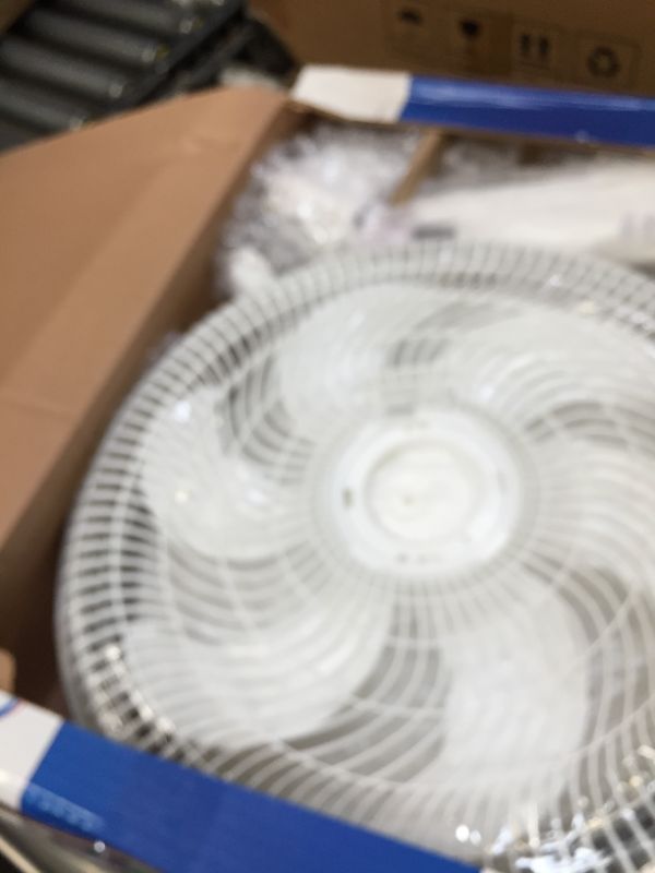 Photo 1 of Comfort Zone 18" Power Curve Oscillating Stand Fan White


