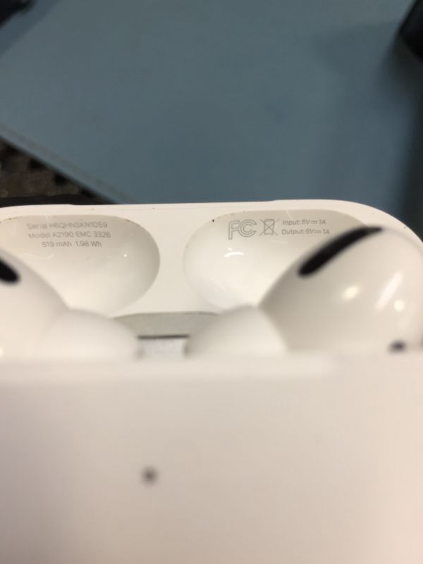 Photo 3 of Apple AirPods Pro
