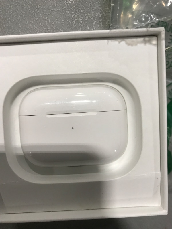 Photo 2 of Apple AirPods Pro