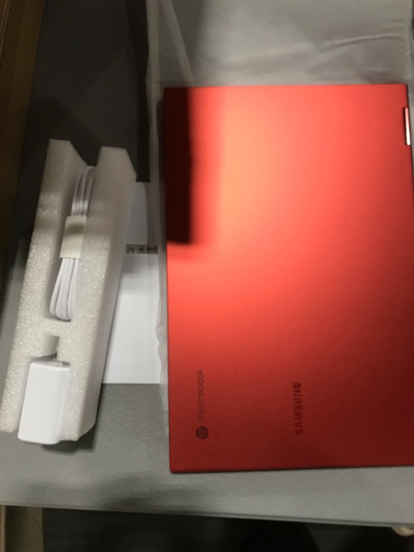 Photo 1 of Samsung XE530QDA-KB1US 128 GB & 8 GB Ram Intel Core i3 Processor Galaxy Chromebook 2 RED 