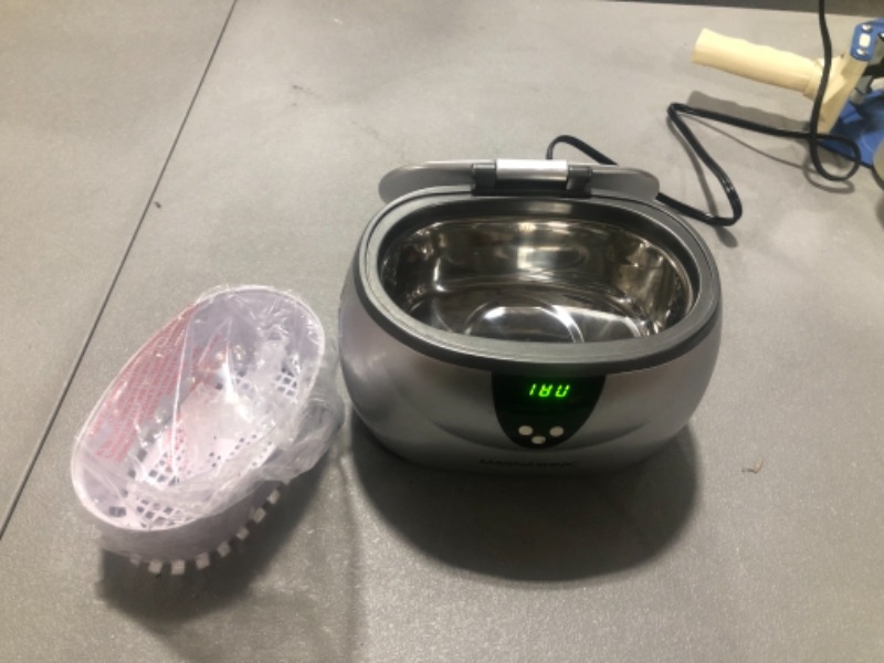 Photo 2 of Magnasonic Professional Ultrasonic Jewelry Cleaner with Digital Timer for Eyeglasses, Rings, Coins (MGUC500)
