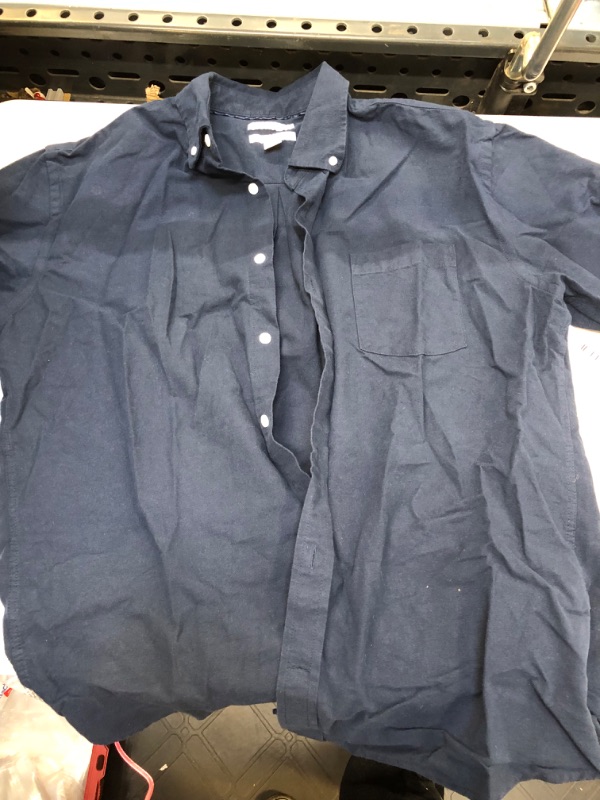 Photo 2 of Amazon Essentials Men's Regular-Fit Short-Sleeve Pocket Oxford Shirt Large Navy 