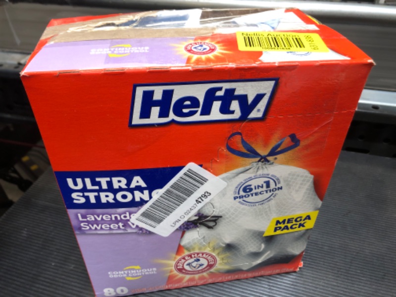 Photo 2 of Hefty 80 Count (Pack of 1)---open box