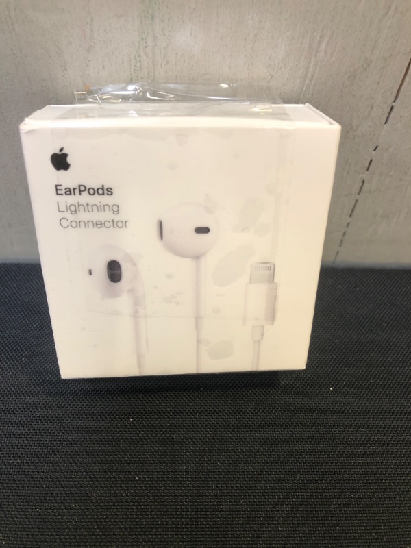 Photo 2 of Apple Wired EarPods with Lightning Connector