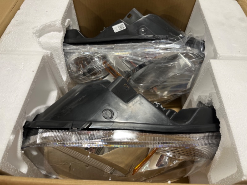 Photo 2 of 2005-2010 Chevy Cobalt Headlight Assembly Replacement