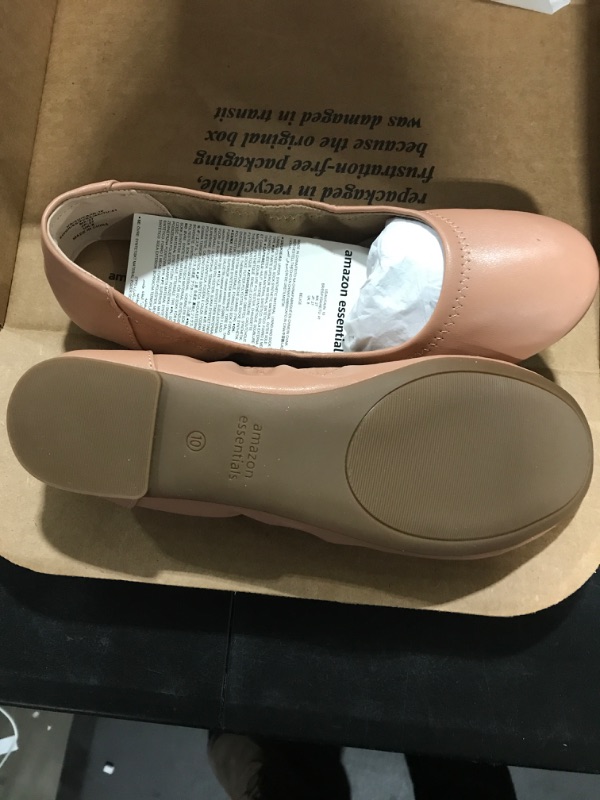 Photo 2 of Amazon essentials Shoes Women's Size 10