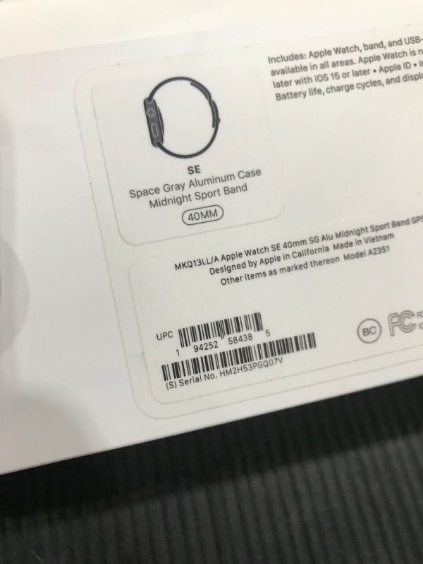 Photo 1 of PLEASE READ - SCREEN IS CRACKED ----

Apple Watch SE (Gen 1) [GPS 40mm] Smart Watch w/ Space Grey Aluminium Case with Midnight Sport Band. Fitness & Activity Tracker, Heart Rate Monitor, Retina Display, Water Resistant
