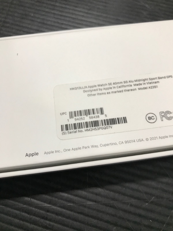 Photo 1 of PLEASE READ - SCREEN IS CRACKED ----

Apple Watch SE (Gen 1) [GPS 40mm] Smart Watch w/ Space Grey Aluminium Case with Midnight Sport Band. Fitness & Activity Tracker, Heart Rate Monitor, Retina Display, Water Resistant
