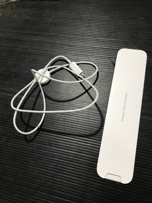 Photo 1 of PLEASE READ - SCREEN IS CRACKED ----

Apple Watch SE (Gen 1) [GPS 40mm] Smart Watch w/ Space Grey Aluminium Case with Midnight Sport Band. Fitness & Activity Tracker, Heart Rate Monitor, Retina Display, Water Resistant
