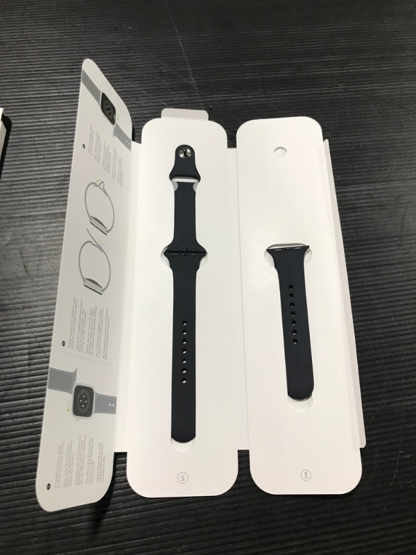 Photo 1 of PLEASE READ - SCREEN IS CRACKED ----

Apple Watch SE (Gen 1) [GPS 40mm] Smart Watch w/ Space Grey Aluminium Case with Midnight Sport Band. Fitness & Activity Tracker, Heart Rate Monitor, Retina Display, Water Resistant
