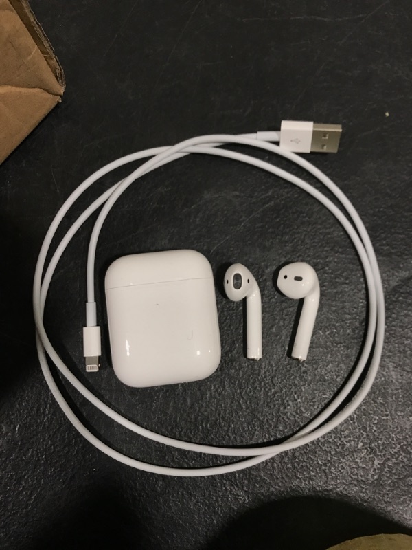 Photo 2 of Apple AirPods (2nd generation)