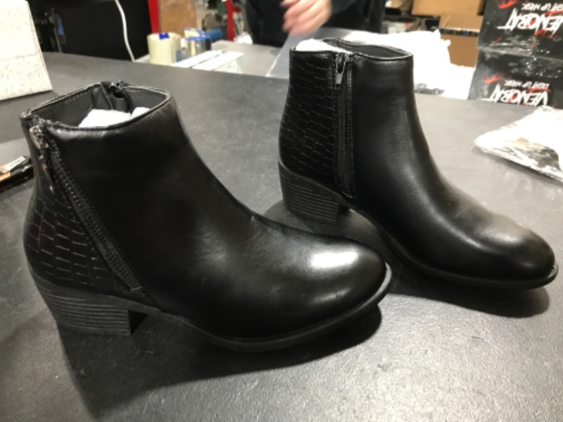 Photo 1 of  Women's Size 7 Ankle Boots 