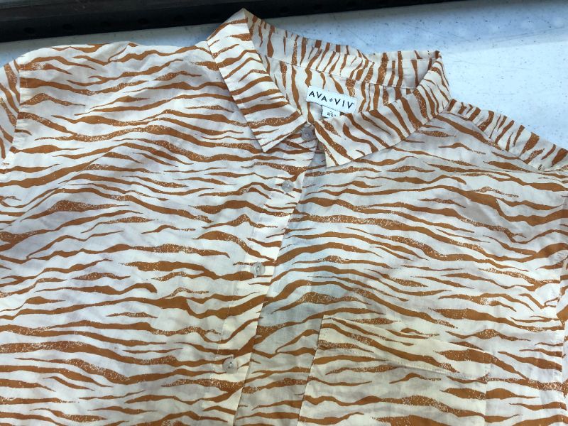 Photo 2 of Ava & Viv NWT Women's  Rust Animal Print Short Sleeve Button Down Cotton Shirt---3XL