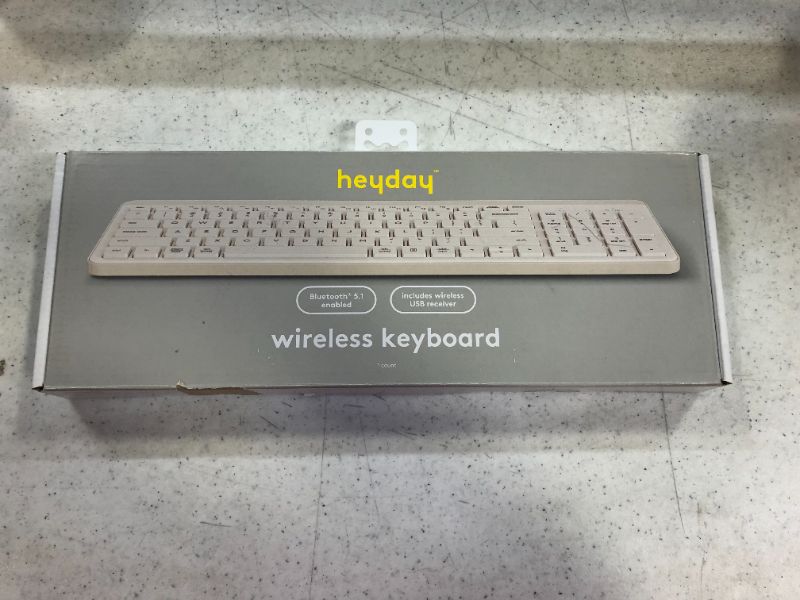 Photo 2 of heyday™ Bluetooth Keyboard

