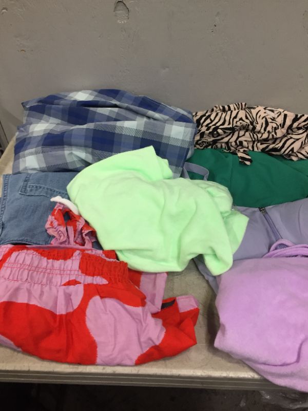 Photo 2 of BAG LOT OF WOMEN'S CLOTHING SIZE L AND XL   --SOLD AS IS ---