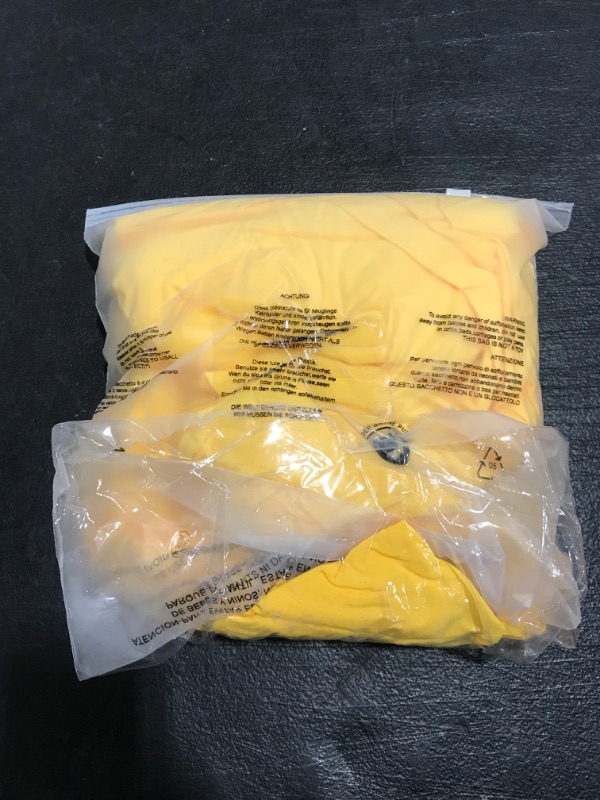 Photo 3 of 4 Pack Dining Chair Covers, Stretch Spandex Removable Washable Protector Chair Slipcovers for Dining Room Kitchen Hotel ( Yellow ) Yellow 4. OPEN PACKAGE. PRIOR USE. 