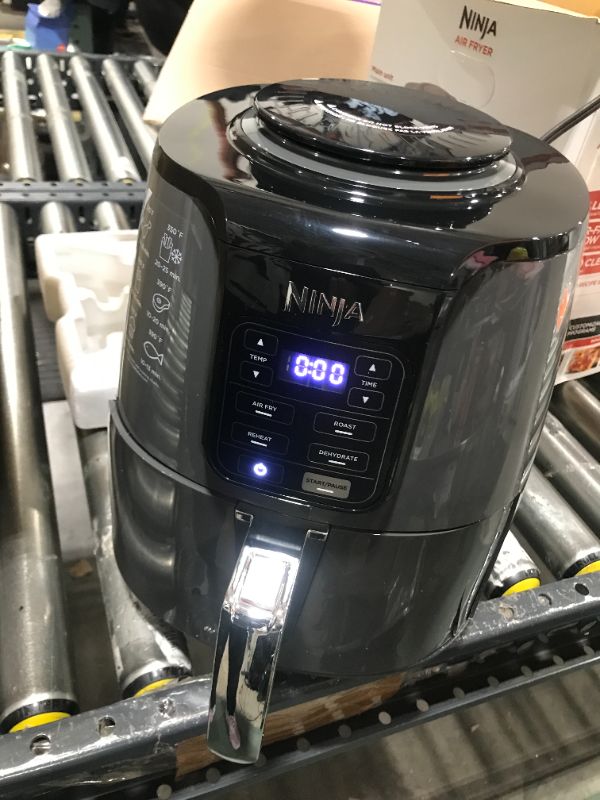 Photo 2 of Ninja Air Fryer - Black/Gray
