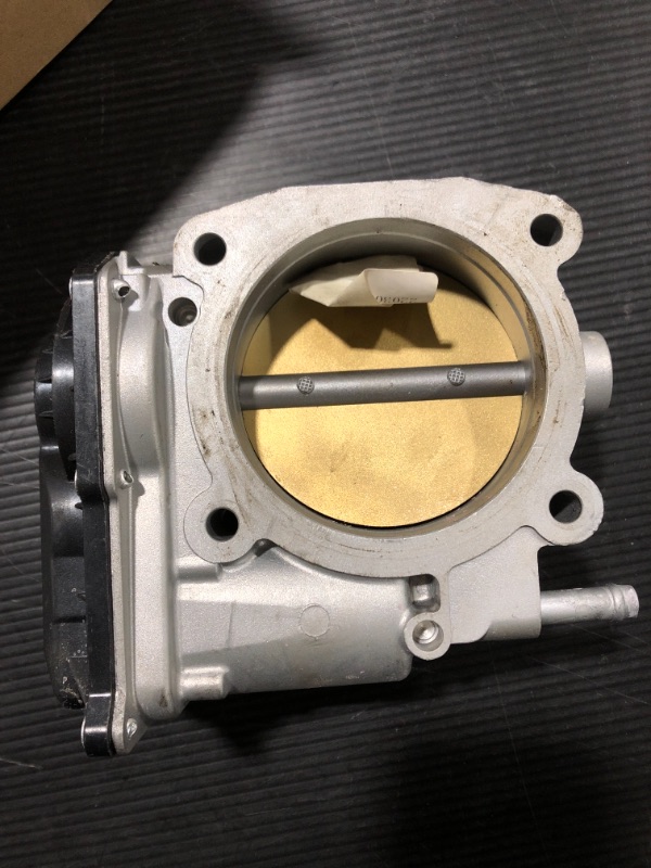 Photo 3 of 2203050200 22030-50200 Throttle Valve Body Remanufactured Compatible with Toyota Lexus 220300F010 (Renewed)