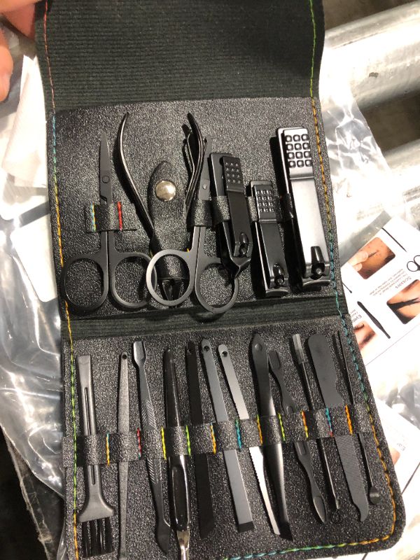 Photo 2 of 18 in 1 Manicure Set Professional Manicure Kit Nail Kit Pedicure Kit Nail Clippers Set - Black
