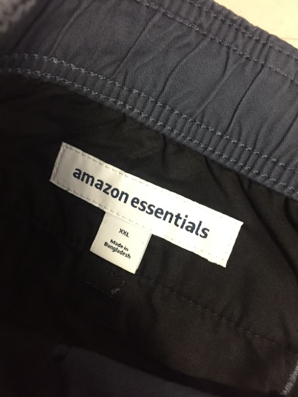 Photo 2 of Amazon Essentials Men's 6" Inseam Drawstring Walk Short
SIZE XXL 
