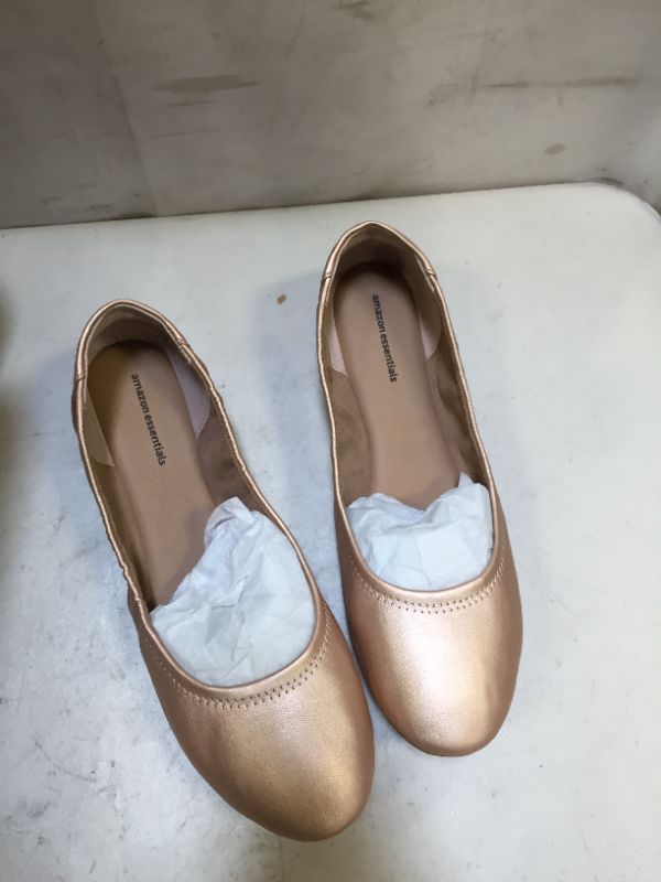 Photo 2 of Amazon Essentials Women's Belice Ballet Flat
Size 11