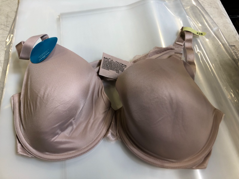 Photo 2 of Bali Women's One Smooth U Dreamwire Underwire Bra SIZE 42B Gloss