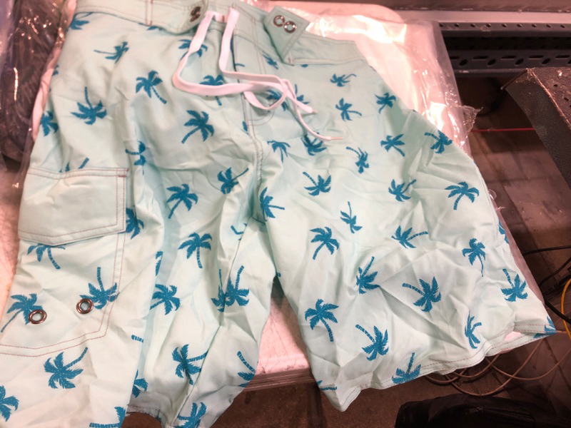 Photo 2 of 28 Palms Men's 4.5" Inseam Tropical Print Swim Trunk Light Blue Scenic SIZE 30 WAIST