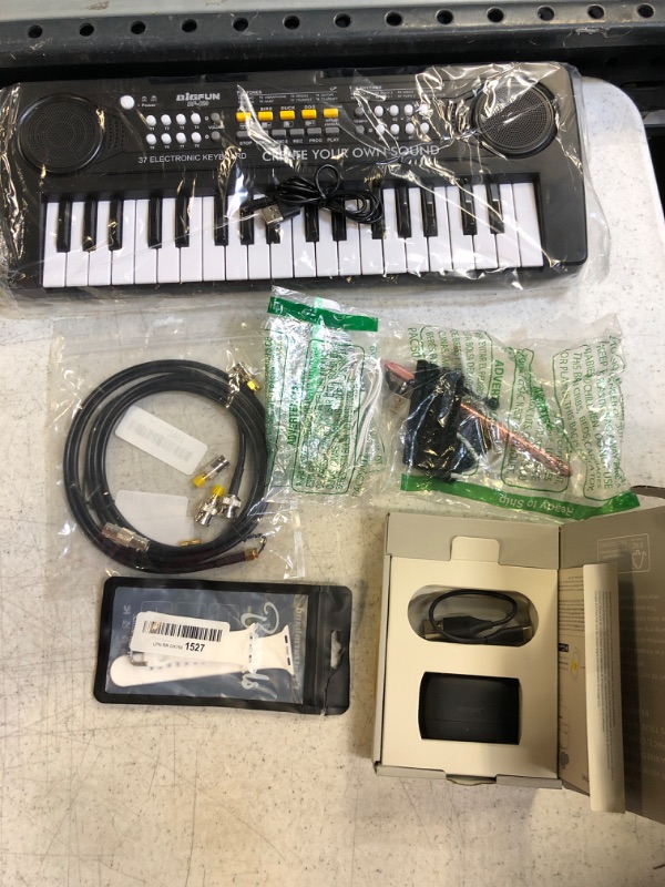 Photo 1 of MISC.TECH BUNDLE 