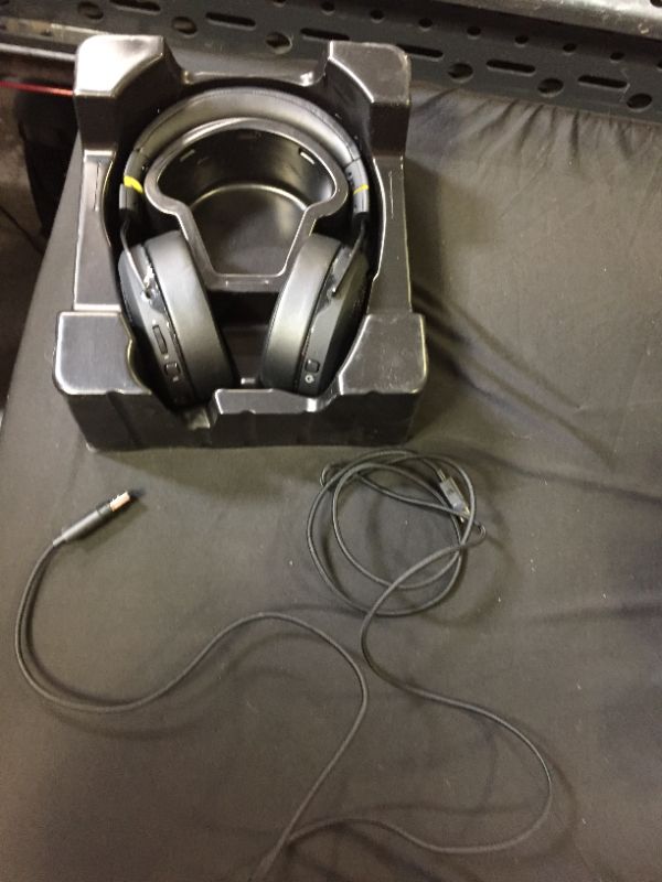 Photo 2 of Corsair HS70 Wired Gaming Headset with Bluetooth - ITEM IS DIRTY -