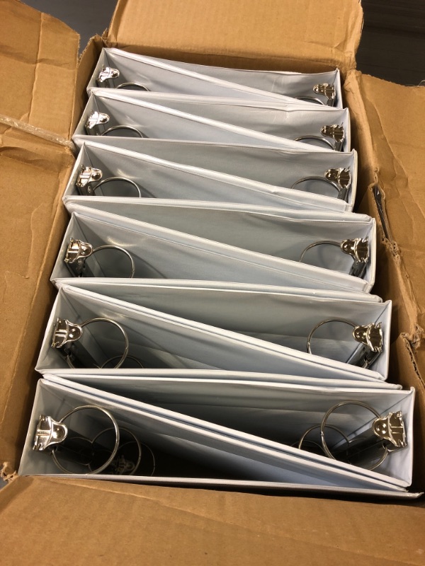 Photo 1 of 90641 EconomyValue ClearVue Round Ring Binder, 2 in , W O Packaging, White
12 pcs - item is bent from packaging 