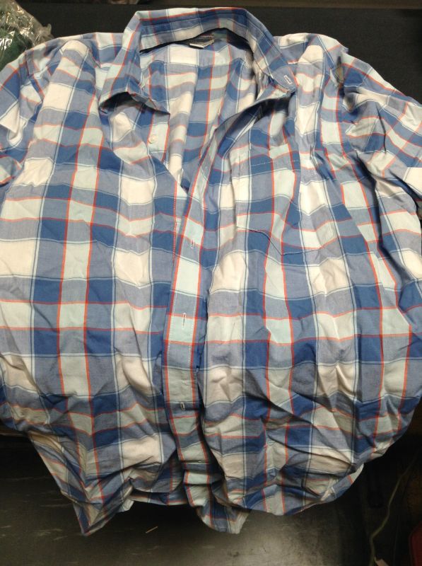 Photo 2 of Amazon Essentials Men's Regular-fit Short-Sleeve Poplin Shirt SIZE XL 