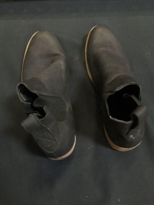 Photo 2 of Casual Slip-on Chelsea Boots for Men - SIZE 10 - ITEM IS DIRTY - CREASED -