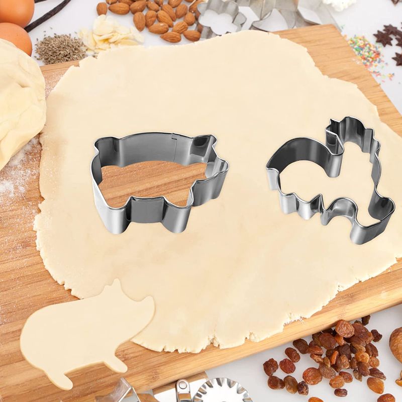 Photo 1 of  10 PCS Farm Cookie Cutters Set, Metal Farm Animals Theme Cookie Cutters Molds for Kids Party Supplies  -- Factory Sealed --
 